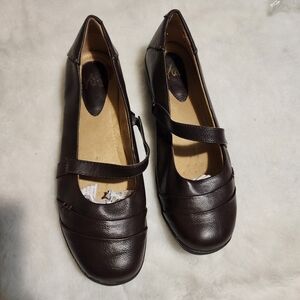 Yuu shoes for women size 9